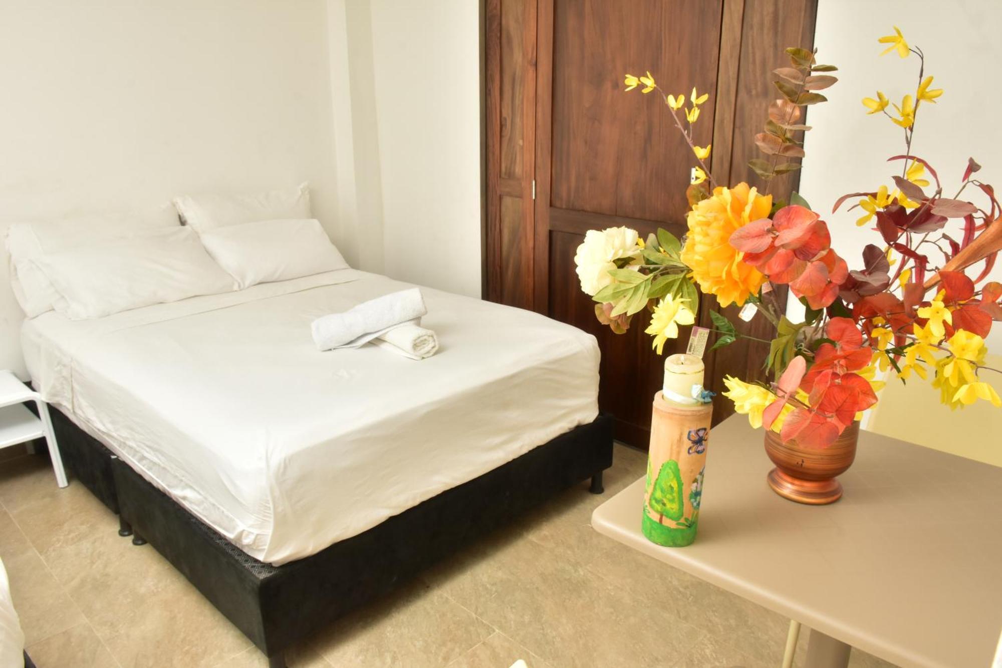 Hotel Victoria Queen Villavieja Εξωτερικό φωτογραφία